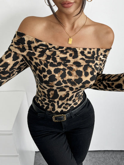 Fashionable women's shirt casual sexy leopard print half shoulder long sleeved pullover T-shirt for women 2025